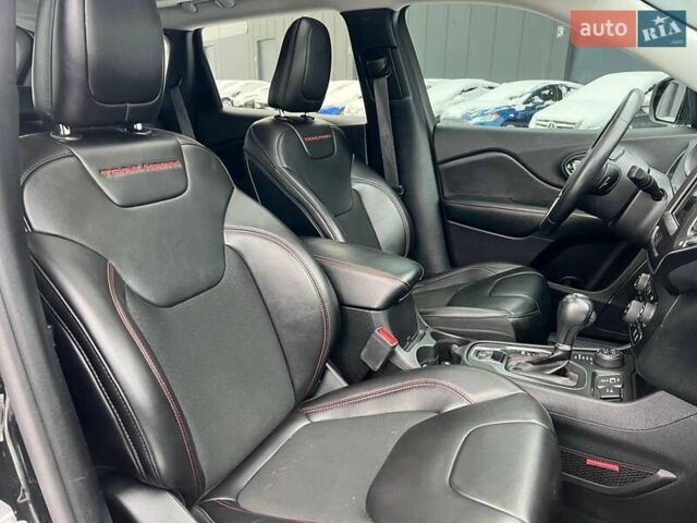 Чорний Джип Cherokee, об'ємом двигуна 3.2 л та пробігом 116 тис. км за 22440 $, фото 40 на Automoto.ua