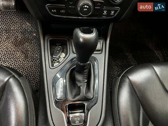 Черный Джип Чероки, объемом двигателя 2.36 л и пробегом 150 тыс. км за 18800 $, фото 12 на Automoto.ua