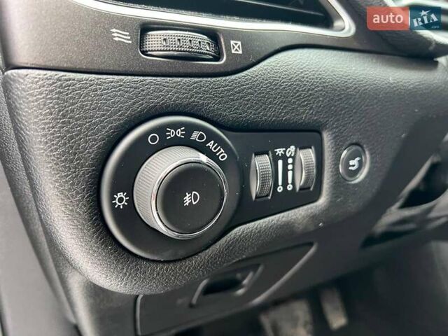 Чорний Джип Cherokee, об'ємом двигуна 3.2 л та пробігом 116 тис. км за 22440 $, фото 20 на Automoto.ua