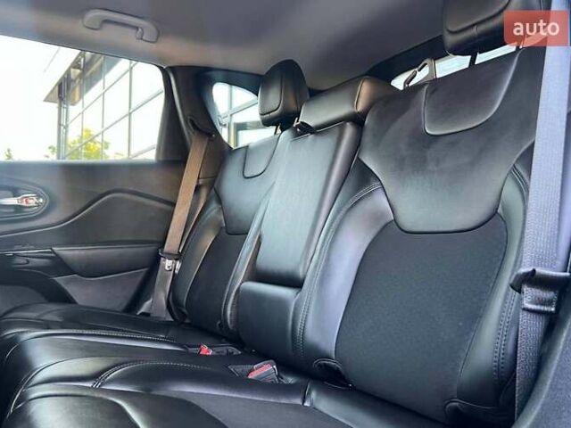Чорний Джип Cherokee, об'ємом двигуна 2.36 л та пробігом 89 тис. км за 17300 $, фото 23 на Automoto.ua