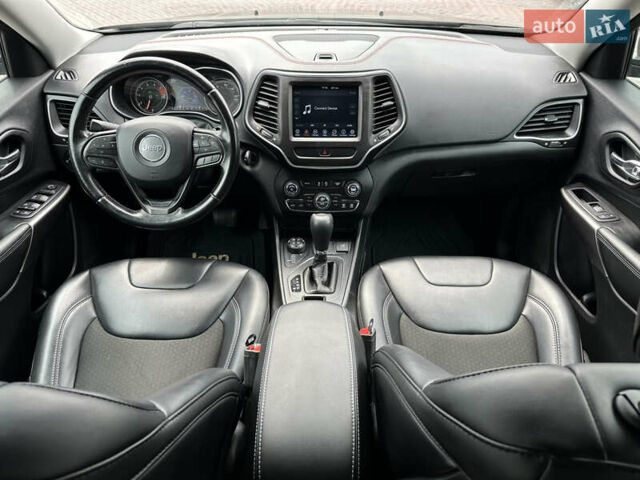 Чорний Джип Cherokee, об'ємом двигуна 3.24 л та пробігом 91 тис. км за 18200 $, фото 9 на Automoto.ua