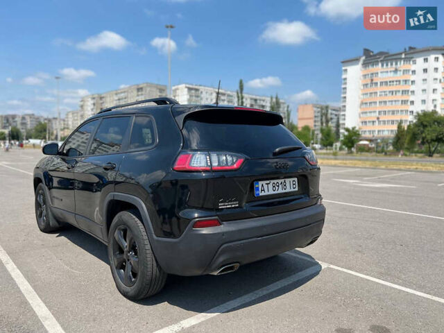Чорний Джип Cherokee, об'ємом двигуна 3.24 л та пробігом 195 тис. км за 14900 $, фото 4 на Automoto.ua