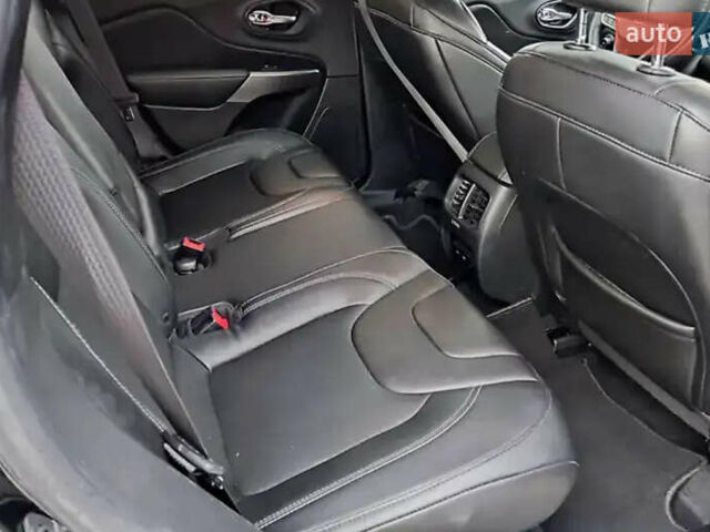 Черный Джип Чероки, объемом двигателя 3.24 л и пробегом 139 тыс. км за 24500 $, фото 6 на Automoto.ua