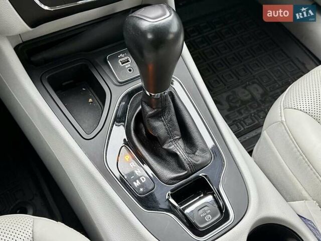 Черный Джип Чероки, объемом двигателя 2.36 л и пробегом 135 тыс. км за 16800 $, фото 20 на Automoto.ua