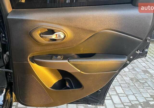 Черный Джип Чероки, объемом двигателя 2.36 л и пробегом 142 тыс. км за 17000 $, фото 32 на Automoto.ua