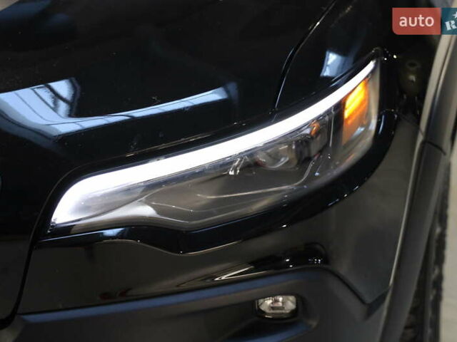 Черный Джип Чероки, объемом двигателя 2.36 л и пробегом 211 тыс. км за 21500 $, фото 8 на Automoto.ua