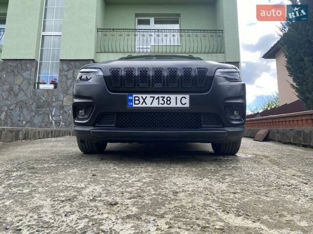 Джип Cherokee 2019 у Хмельницькому на Automoto.ua Чорний Джип Cherokee, об'ємом двигуна 2.36 л та пробігом 149 тис. км за 15500 $, фото 3 на Automoto.ua