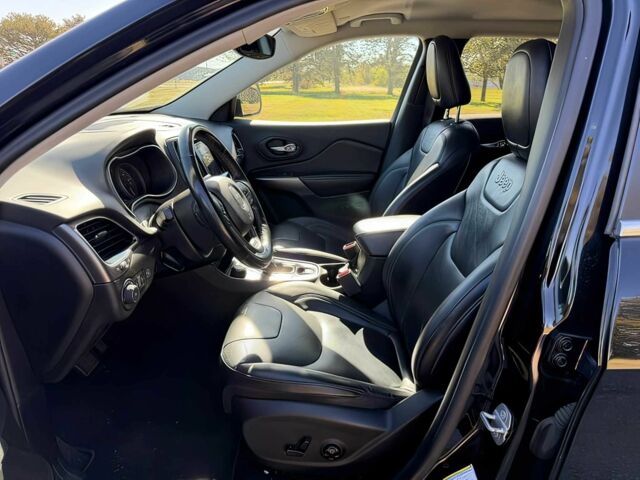 Черный Джип Чероки, объемом двигателя 3.2 л и пробегом 37 тыс. км за 12100 $, фото 7 на Automoto.ua