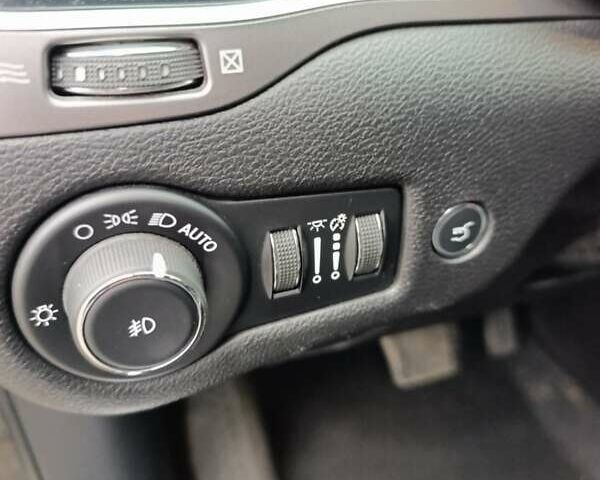 Чорний Джип Cherokee, об'ємом двигуна 2 л та пробігом 93 тис. км за 17300 $, фото 10 на Automoto.ua