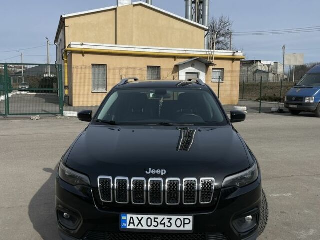 Чорний Джип Cherokee, об'ємом двигуна 0.24 л та пробігом 128 тис. км за 17900 $, фото 1 на Automoto.ua