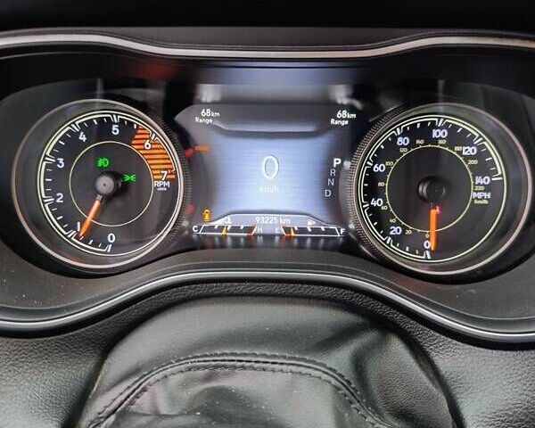 Чорний Джип Cherokee, об'ємом двигуна 2 л та пробігом 93 тис. км за 17300 $, фото 11 на Automoto.ua