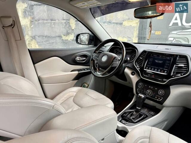 Черный Джип Чероки, объемом двигателя 2.36 л и пробегом 135 тыс. км за 16800 $, фото 12 на Automoto.ua