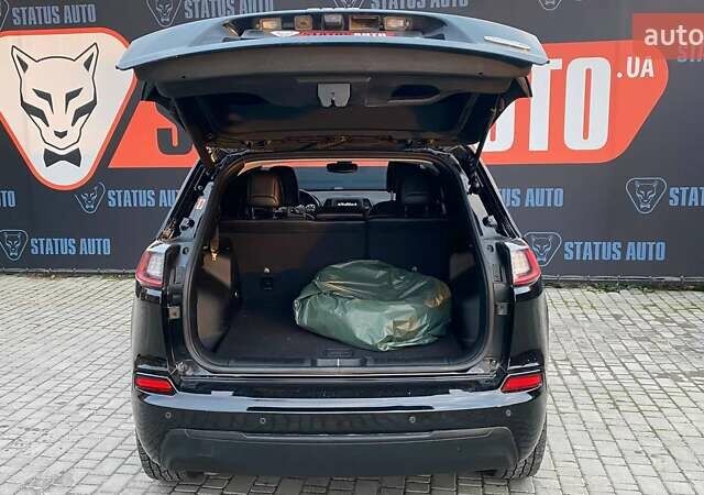 Черный Джип Чероки, объемом двигателя 2.36 л и пробегом 142 тыс. км за 17000 $, фото 10 на Automoto.ua