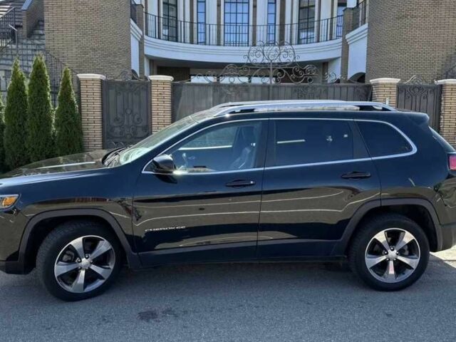 Черный Джип Чероки, объемом двигателя 2.4 л и пробегом 117 тыс. км за 11000 $, фото 1 на Automoto.ua