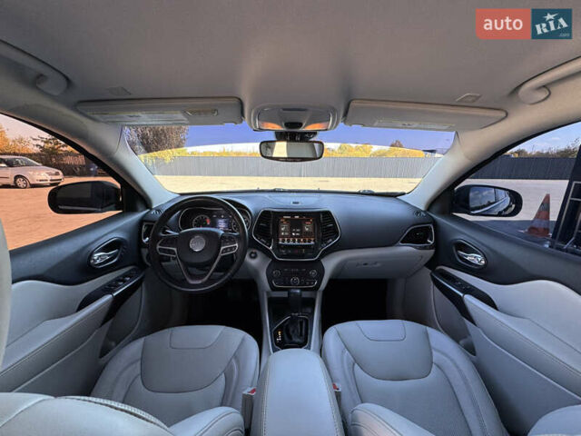 Чорний Джип Cherokee, об'ємом двигуна 3.24 л та пробігом 127 тис. км за 16500 $, фото 9 на Automoto.ua