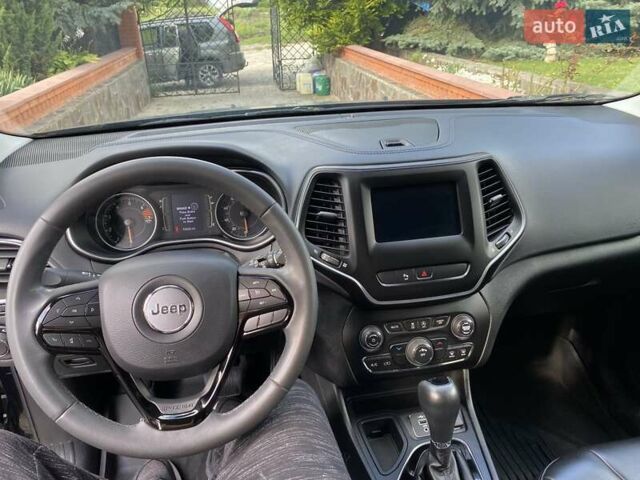Джип Cherokee 2019 у Хмельницькому на Automoto.ua Чорний Джип Cherokee, об'ємом двигуна 2.36 л та пробігом 149 тис. км за 15500 $, фото 23 на Automoto.ua