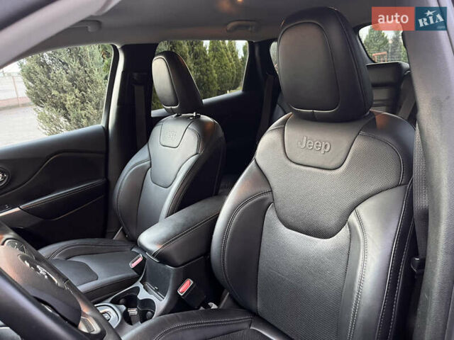 Чорний Джип Cherokee, об'ємом двигуна 2.36 л та пробігом 33 тис. км за 20500 $, фото 47 на Automoto.ua