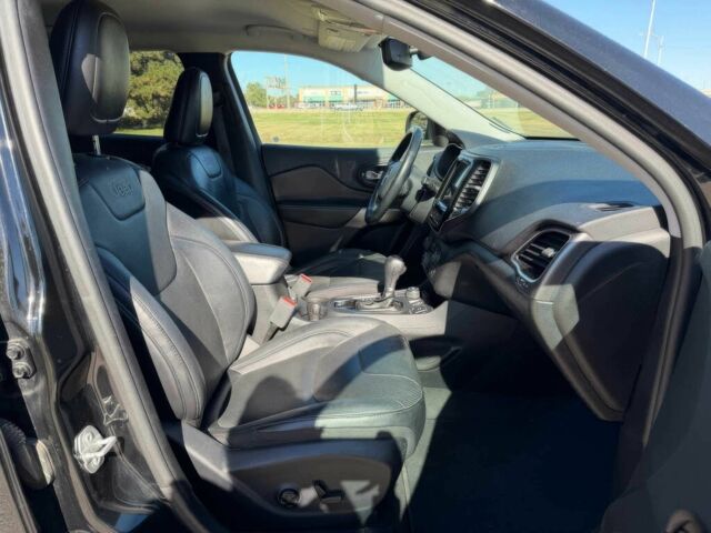 Черный Джип Чероки, объемом двигателя 3.2 л и пробегом 43 тыс. км за 5900 $, фото 8 на Automoto.ua