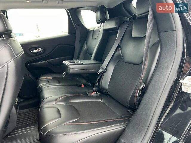Чорний Джип Cherokee, об'ємом двигуна 3.2 л та пробігом 116 тис. км за 22440 $, фото 37 на Automoto.ua