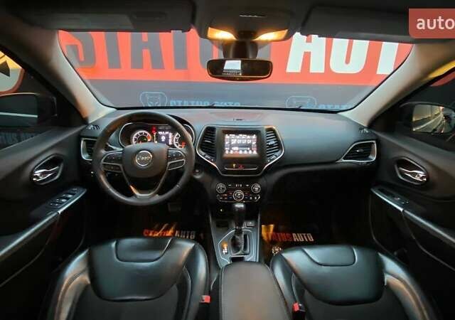 Черный Джип Чероки, объемом двигателя 2.36 л и пробегом 142 тыс. км за 17000 $, фото 29 на Automoto.ua