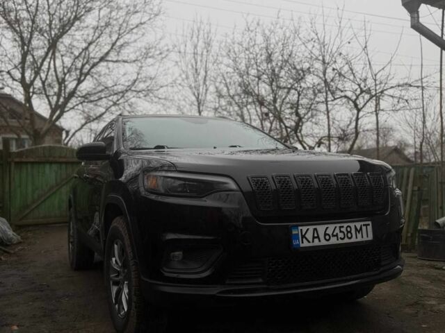 Черный Джип Чероки, объемом двигателя 2.4 л и пробегом 142 тыс. км за 15900 $, фото 1 на Automoto.ua