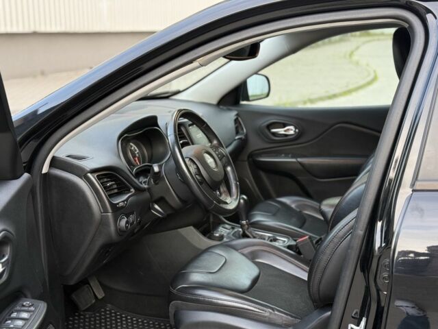 Чорний Джип Cherokee, об'ємом двигуна 3.2 л та пробігом 100 тис. км за 19500 $, фото 7 на Automoto.ua