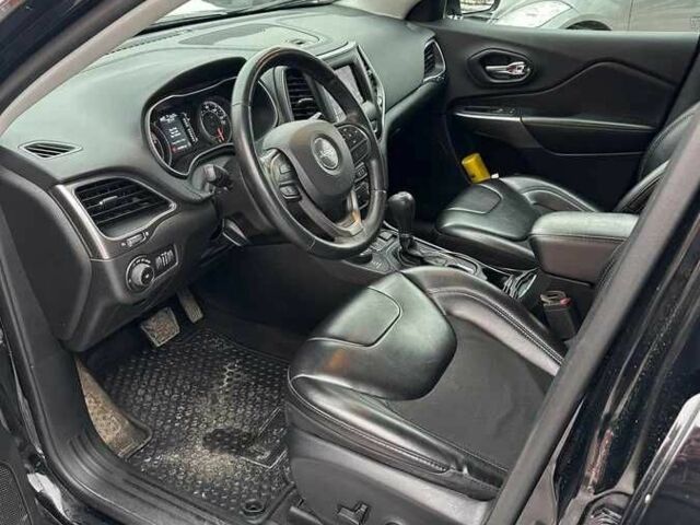 Чорний Джип Cherokee, об'ємом двигуна 2.4 л та пробігом 104 тис. км за 13000 $, фото 6 на Automoto.ua