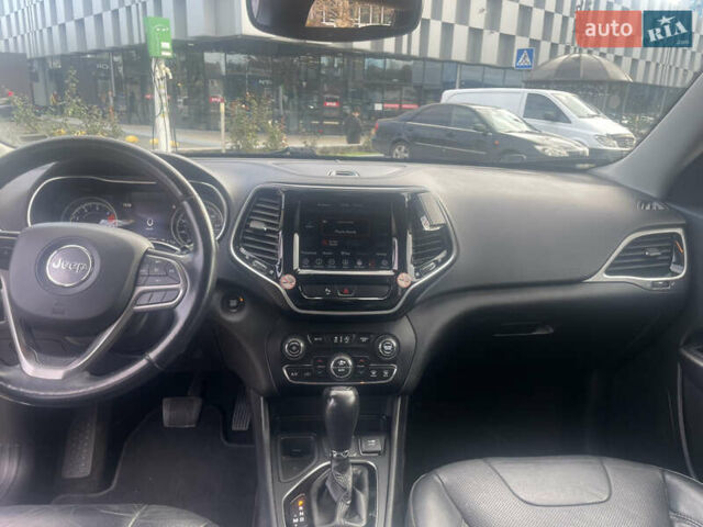 Черный Джип Чероки, объемом двигателя 2.36 л и пробегом 166 тыс. км за 16000 $, фото 12 на Automoto.ua