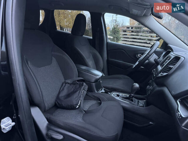 Чорний Джип Cherokee, об'ємом двигуна 2.4 л та пробігом 223 тис. км за 13900 $, фото 58 на Automoto.ua