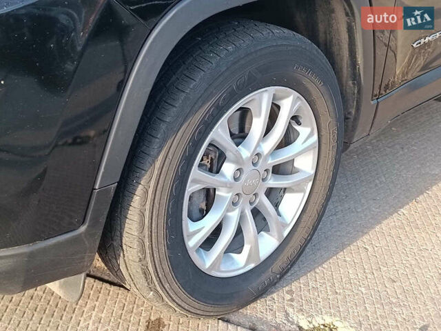 Черный Джип Чероки, объемом двигателя 2.4 л и пробегом 32 тыс. км за 17940 $, фото 3 на Automoto.ua