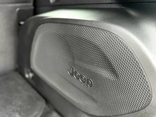 Черный Джип Чероки, объемом двигателя 2.4 л и пробегом 117 тыс. км за 11000 $, фото 7 на Automoto.ua