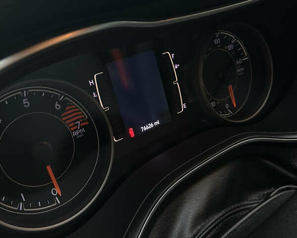 Джип Cherokee 2019 у Жмеренке на Automoto.ua Чорний Джип Cherokee, об'ємом двигуна 0 л та пробігом 76 тис. км за 16500 $, фото 9 на Automoto.ua