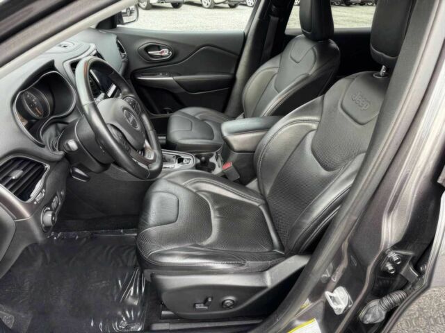 Черный Джип Чероки, объемом двигателя 3.2 л и пробегом 33 тыс. км за 11000 $, фото 8 на Automoto.ua