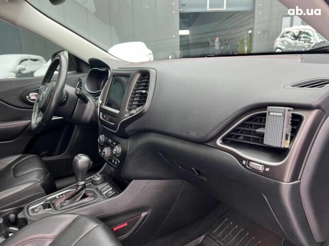 Черный Джип Чероки, объемом двигателя 3.2 л и пробегом 116 тыс. км за 22440 $, фото 41 на Automoto.ua