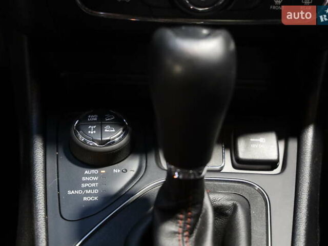 Черный Джип Чероки, объемом двигателя 2.36 л и пробегом 211 тыс. км за 21500 $, фото 49 на Automoto.ua