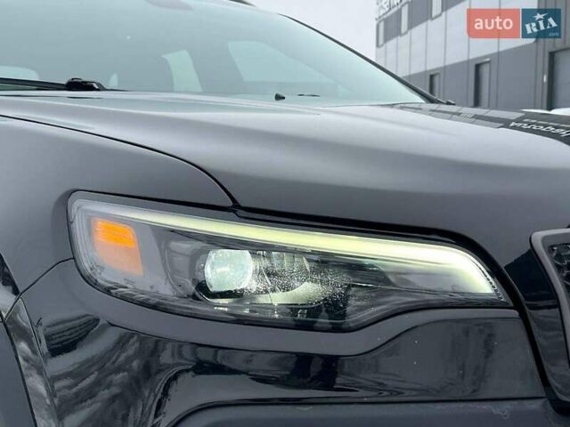 Чорний Джип Cherokee, об'ємом двигуна 3.2 л та пробігом 116 тис. км за 22440 $, фото 12 на Automoto.ua