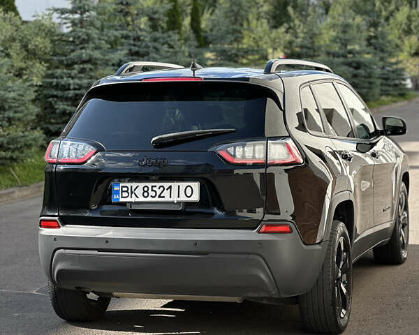 Черный Джип Чероки, объемом двигателя 2.36 л и пробегом 58 тыс. км за 15900 $, фото 5 на Automoto.ua