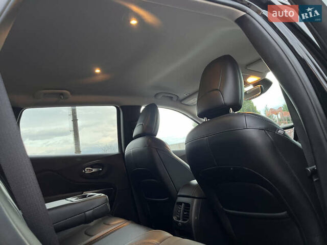 Чорний Джип Cherokee, об'ємом двигуна 2.36 л та пробігом 33 тис. км за 20500 $, фото 32 на Automoto.ua
