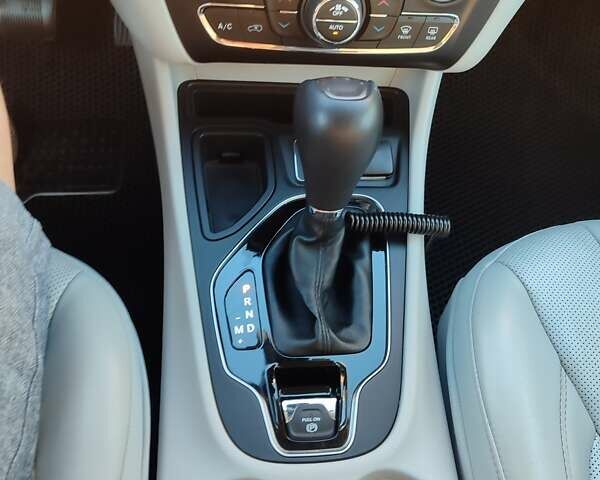 Джип Чероки 2019 в Киеве на Automoto.ua Черный Джип Чероки, объемом двигателя 2.36 л и пробегом 103 тыс. км за 20500 $, фото 2 на Automoto.ua