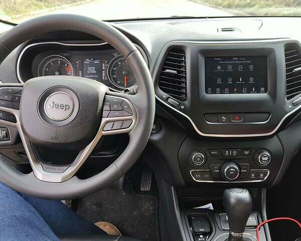 Чорний Джип Cherokee, об'ємом двигуна 2.4 л та пробігом 64 тис. км за 18000 $, фото 10 на Automoto.ua