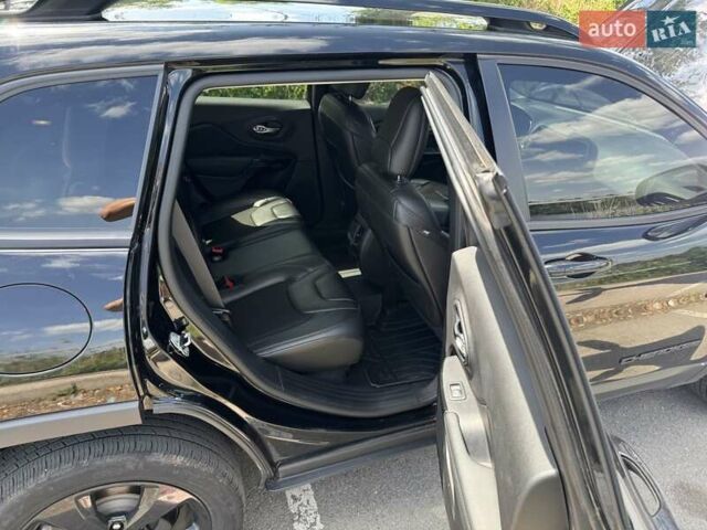 Чорний Джип Cherokee, об'ємом двигуна 3.24 л та пробігом 99 тис. км за 17500 $, фото 15 на Automoto.ua