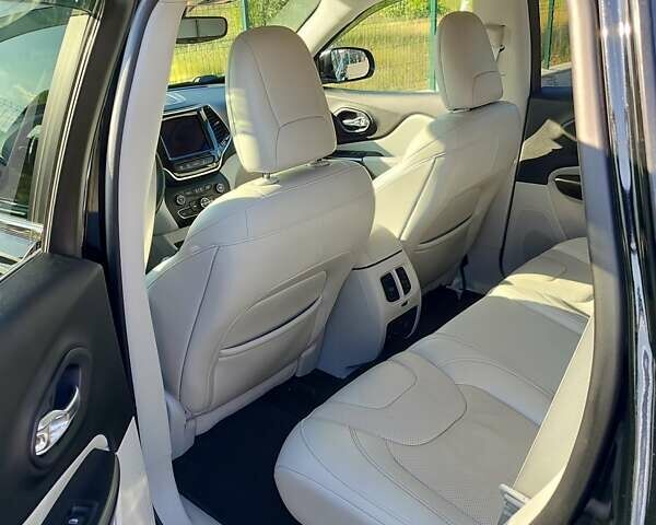 Джип Чероки 2019 в Киеве на Automoto.ua Черный Джип Чероки, объемом двигателя 2.36 л и пробегом 103 тыс. км за 20500 $, фото 22 на Automoto.ua