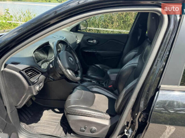 Черный Джип Чероки, объемом двигателя 3.24 л и пробегом 110 тыс. км за 17500 $, фото 5 на Automoto.ua