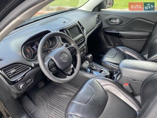 Джип Cherokee 2019 у Хмельницькому на Automoto.ua Чорний Джип Cherokee, об'ємом двигуна 2.36 л та пробігом 149 тис. км за 15500 $, фото 22 на Automoto.ua