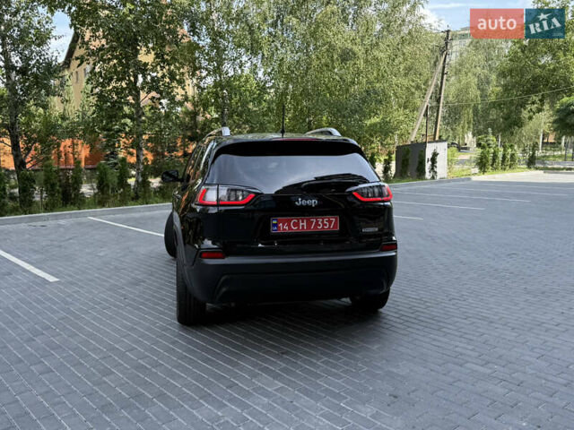Черный Джип Чероки, объемом двигателя 2.36 л и пробегом 131 тыс. км за 17200 $, фото 4 на Automoto.ua