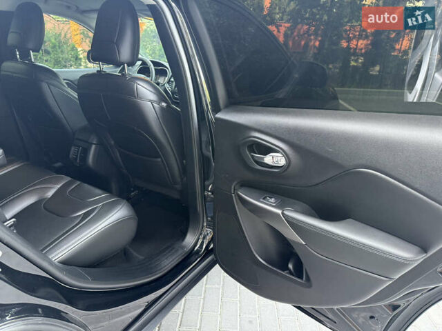 Черный Джип Чероки, объемом двигателя 2.36 л и пробегом 131 тыс. км за 17200 $, фото 22 на Automoto.ua