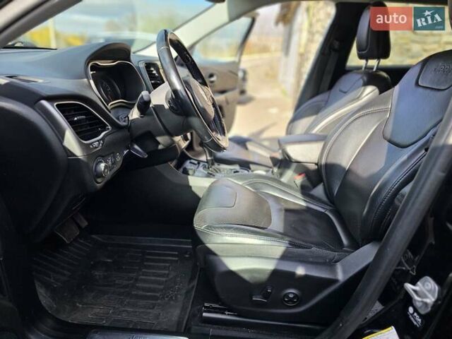 Чорний Джип Cherokee, об'ємом двигуна 3.24 л та пробігом 156 тис. км за 20500 $, фото 11 на Automoto.ua