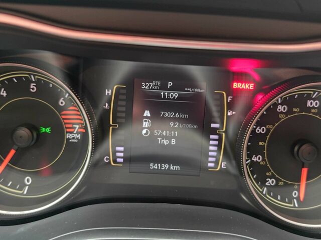 Чорний Джип Cherokee, об'ємом двигуна 2.4 л та пробігом 54 тис. км за 18600 $, фото 3 на Automoto.ua