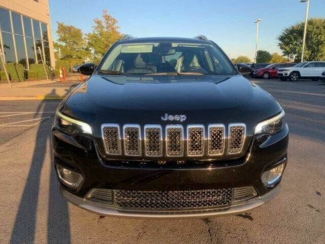 Черный Джип Чероки, объемом двигателя 2 л и пробегом 37 тыс. км за 5900 $, фото 1 на Automoto.ua