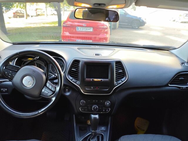 Чорний Джип Cherokee, об'ємом двигуна 2.4 л та пробігом 54 тис. км за 18600 $, фото 5 на Automoto.ua